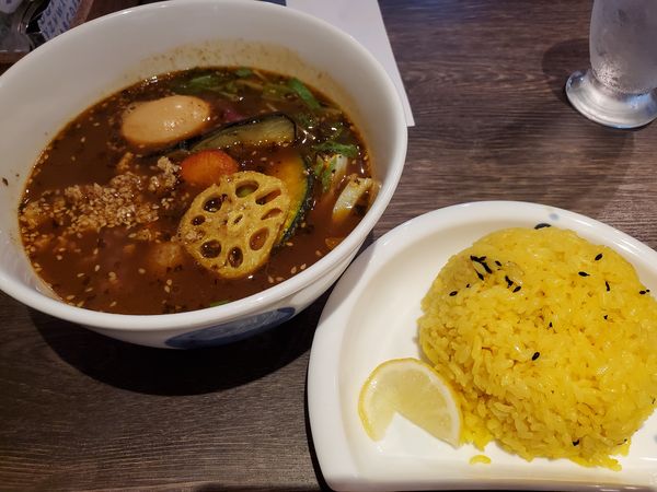 「スパイス煮玉子とチキンキーマのスープカレー・ロイヤルスープ・」@スープカレー ネイビーズ 横浜中華街店の写真