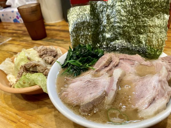 「ミニチャーシューメン ＋ キャベチャー」@洞くつ家の写真