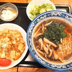 はせ川らーめん（醤油）＋週替りセット（麻婆飯）935円