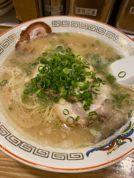 「博多ラーメン」@博多ラーメン でぶちゃん 高田馬場本店の写真