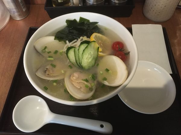 「冷やしはまぐりラーメン　1430円」@麺屋 海神 吉祥寺店の写真