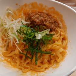 四川風汁なし担々麺