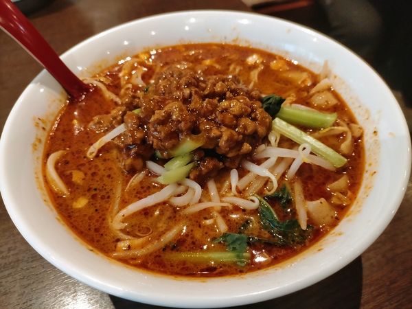 「麻辣刀削麺820円」@天外天刀削麺の写真