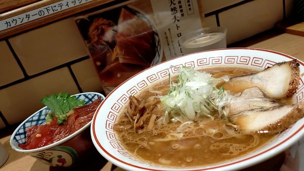 「味噌　あっさり　大トロ鮪丼　1250$」@きたかた食堂の写真