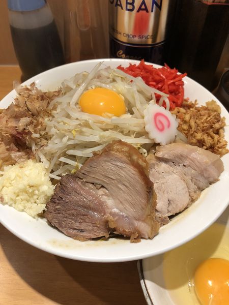 「まぜそば(大)+紅しょうが+生たまご」@麺屋 神工の写真