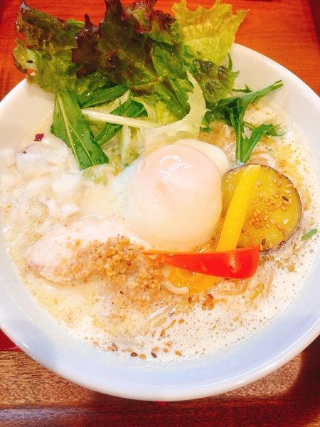 「白ラーメン」@ひよこプリンの写真