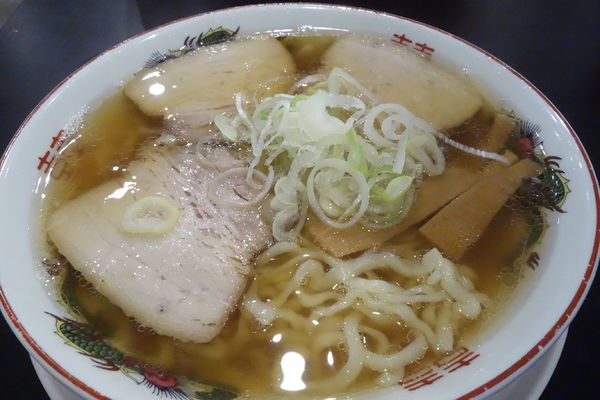 「醤油ラーメン」@らぁ麺 まえ田の写真