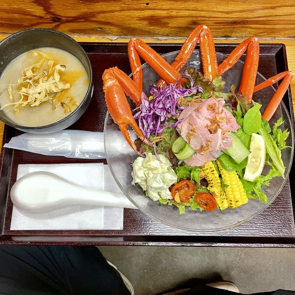 「限定①蟹と夏野菜の冷やし混ぜそば 夏ごぼうのつけ汁￥1200」@中華そば よしかわの写真