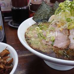 なんつッ亭スペシャル 餃子Bセット+瓶ビール