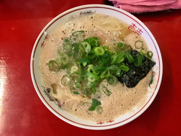 「博多らーめん+追いトゥル＜二枚＞+半替玉」@中洲屋台 長浜ラーメン 初代 健太の写真