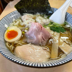 煮干しワンタン麺