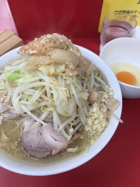 「小、半分、ニンニク、アブラ、カラメ、生卵」@ラーメン二郎 神田神保町店の写真