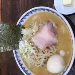 味噌ラーメン+味玉+バター+(サービス)海苔