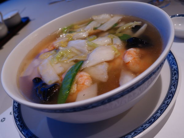 「海老入りつゆそば　蝦仁湯麺」@ホテルオークラレストラン横浜 中国料理 桃源の写真