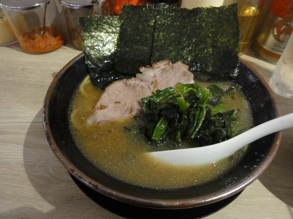 「ラーメン500円薄めライス100円」@ラーメン桜道の写真