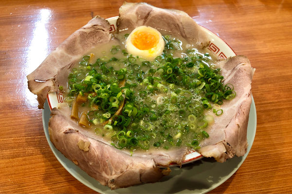「博多チャーシューめん980円+ねぎ150円+替玉100円」@濃厚豚骨らーめん 博多一路の写真