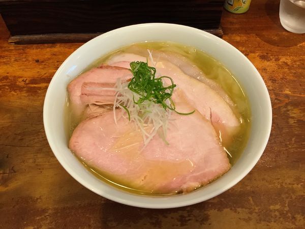 「焼豚ワンタン塩そば」@中華そば しば田の写真