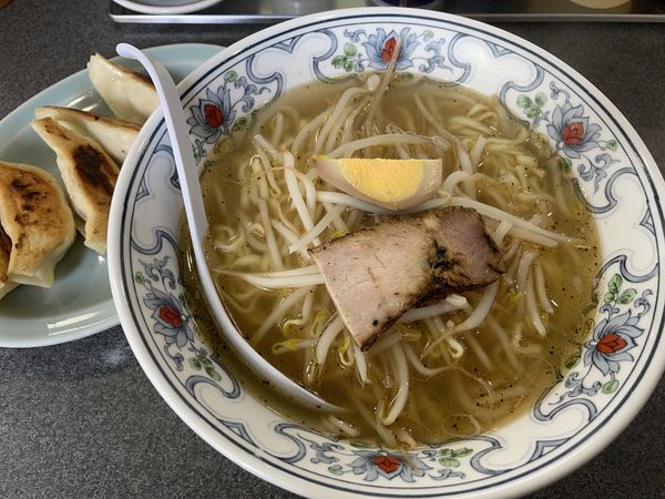 「塩ラーメン・餃子」@永楽 本店の写真