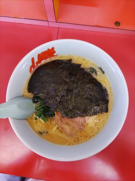 「醤油チャーシューメン+のり」@ラーメン山岡家 小山田間店の写真