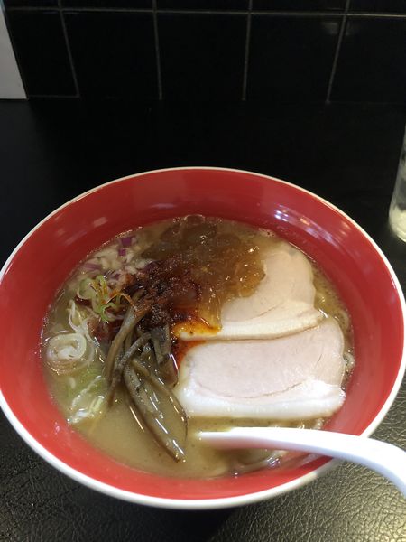 「辛い魚介豚骨醤油」@men-eiji HIRAGISHI BASEの写真