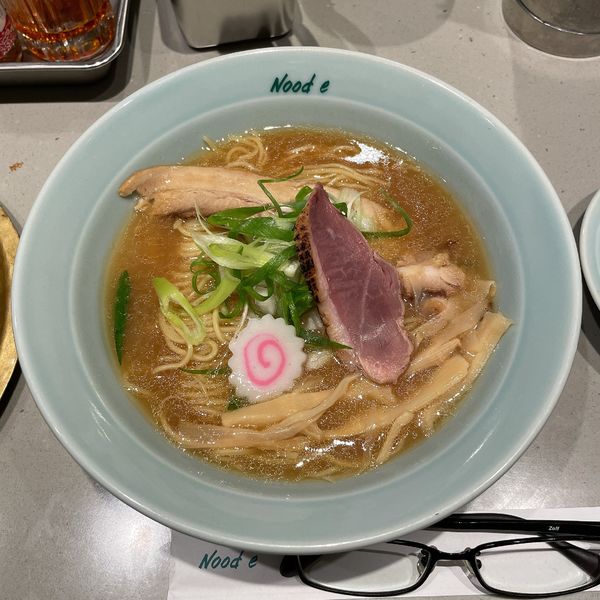 「鶏と鴨の特製樽熟成しょうゆラーメン」@餃子と〆の店 Nood eの写真