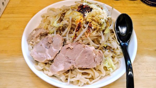 「【限定】おろし玉ねぎとブラックペッパーの塩冷やし麺」@らーめん きじとらの写真
