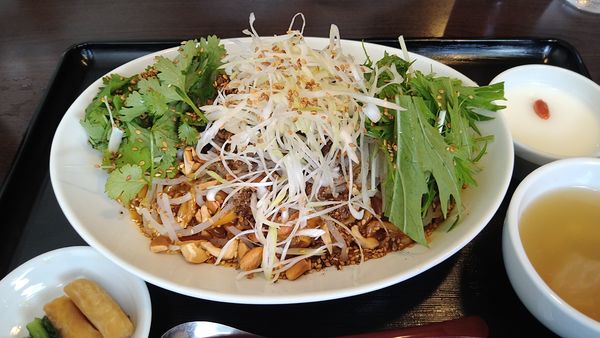 「汁無し担々麺+ライス」@中華 RiNの写真