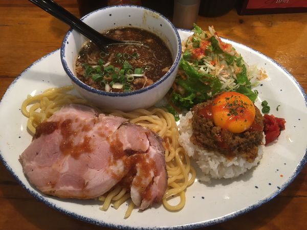 「モンタナカリープレート(つけ麺とドライカリーのプレート)ワウ」@Cafe Montanaの写真