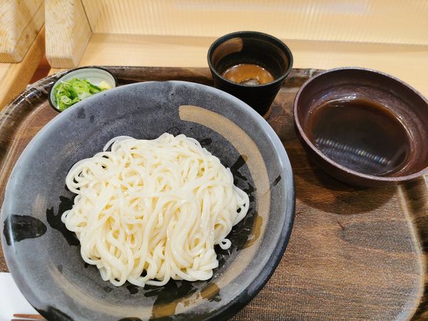 「冷やしつけうどん」@山本屋本店 EXPASA御在所SA店の写真