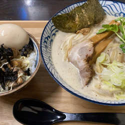 濃厚魚介豚骨ラーメン