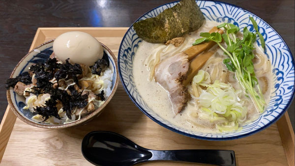 「濃厚魚介豚骨ラーメン」@麺屋 靂の写真