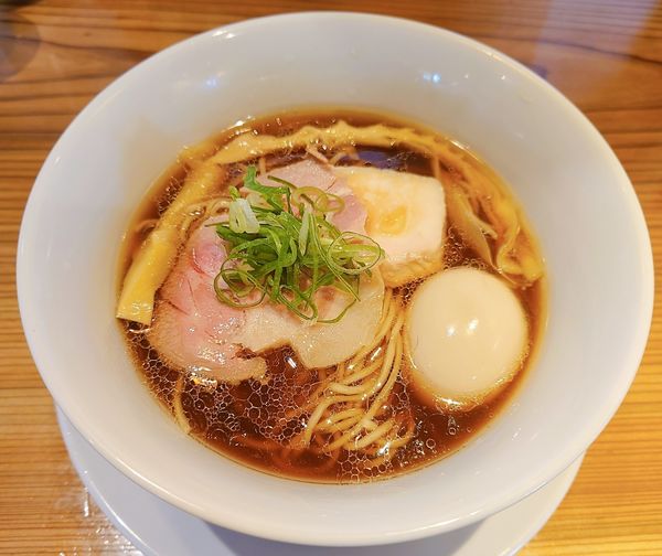 「味玉醤油らぁ麺」@らぁ麺にしの田の写真