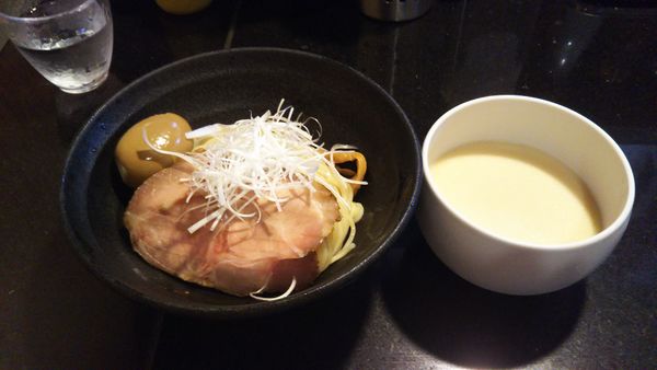 「（限定）真鯛の冷製ジュレつけ蕎麦、味玉」@七福軒の写真