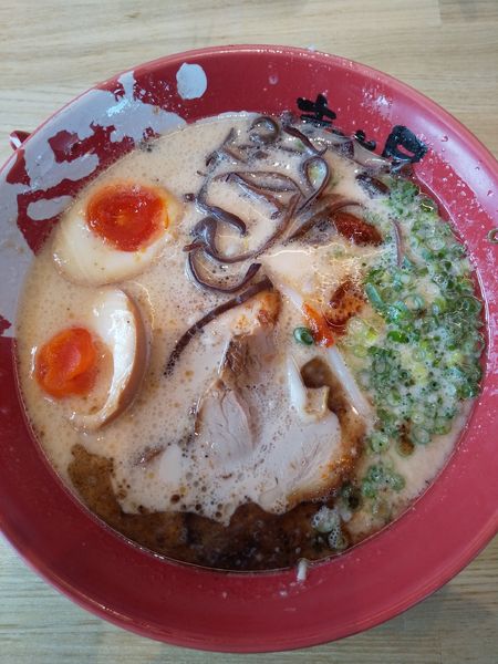 「煮玉子牛じゃん」@ラーメンまこと屋 各務原鵜沼店の写真