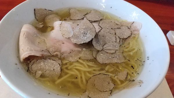 「トリュフそば（限定1200円）」@ラーメン神田クオーレの写真