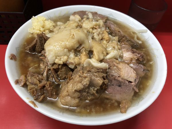 「小ブタ入りカタニンニクアブラ」@ラーメン二郎 上野毛店の写真