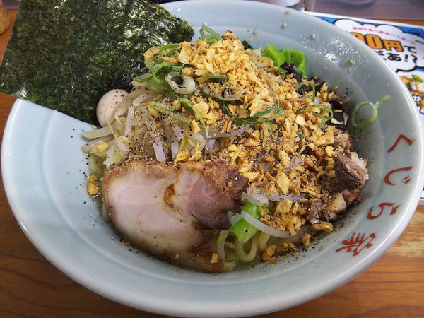 「汁なし鶏油そば：塩　※㋗　＋Ｂペッパー＆Ｆガーリック：無料」@ラーメン くじら家の写真