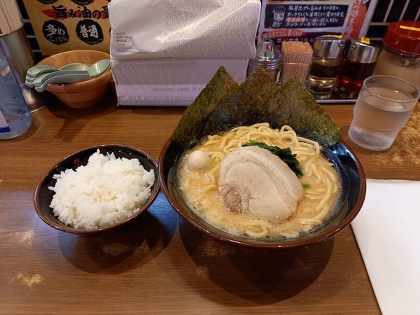 「豚骨醤油ラーメン並MAX」@横浜家系ラーメン 一刀家 茅場町店の写真