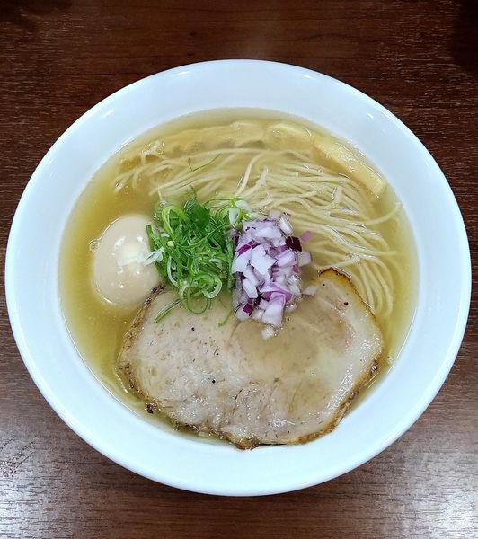 「塩ラーメン 760円＋味玉 110円」@麺処うきとみの写真