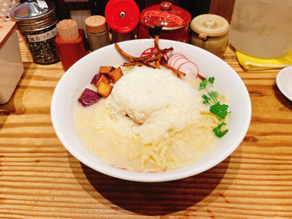 「白いチーズラーメン」@九十九ラーメン 津田沼店の写真