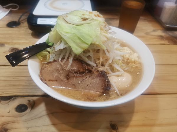 「ラーメン 730円 野菜マシマシ ニンニク」@麺屋 あびすけ 東山田店の写真