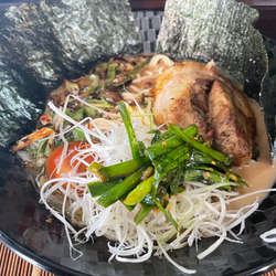 鬼壺ニラ豚骨ラーメン