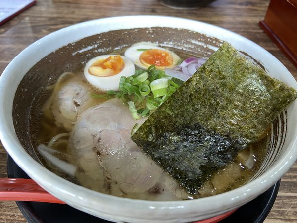 「中華そば＋唐揚げ2個＋小ライス」@麺's club 髭の写真