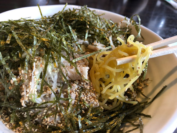 「冷やし肉そば　880円」@極上煮干し鶏そば やまだ邸の写真