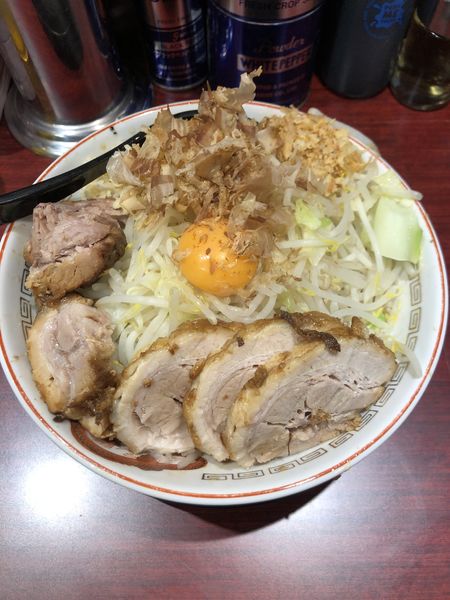 「小豚＋汁無し　ニンニク、野菜、アレ」@豚山 白楽店の写真