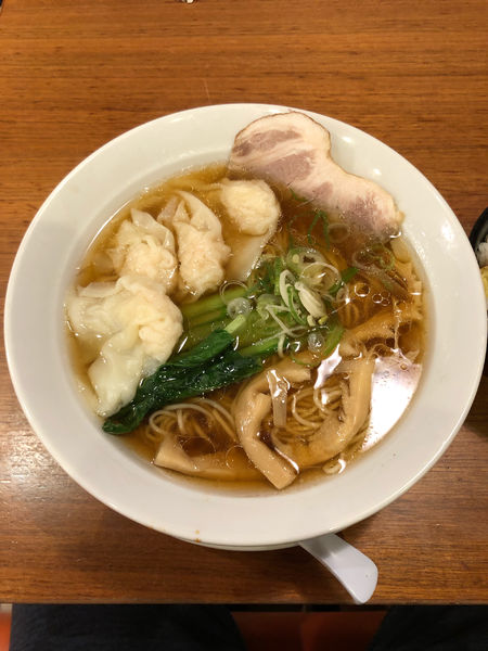 「ワンタン麺(醤油) 980円」@麺屋 空海 川崎ダイス店の写真