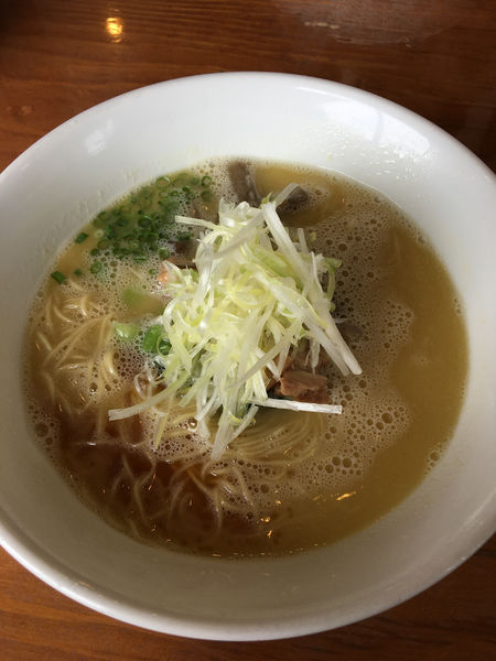 「鶏白湯ラーメン（塩）　750円」@なかじゅう亭 高崎上豊岡店の写真