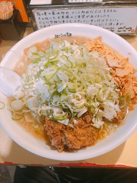 「スーパー醤油ニンニクらーめん」@超ごってり麺 ごっつ 新小岩店の写真