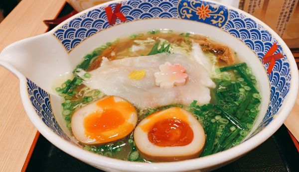 「ふぐだし潮らーめん美味玉付１２７０円ふぐ茶漬け用ご飯５００円」@ふぐだし潮 八代目けいすけ 東急プラザ銀座店の写真