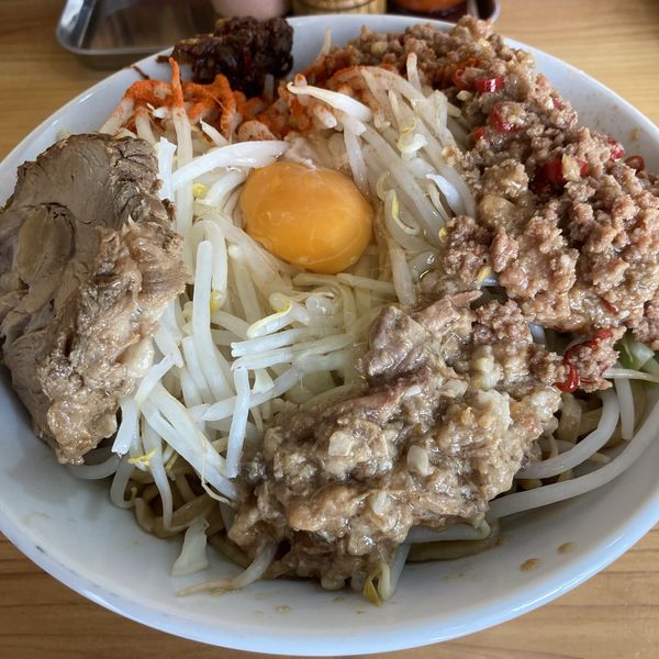 「小汁無し麺（900円）」@立川マシマシ 東金市役所ご近所店の写真